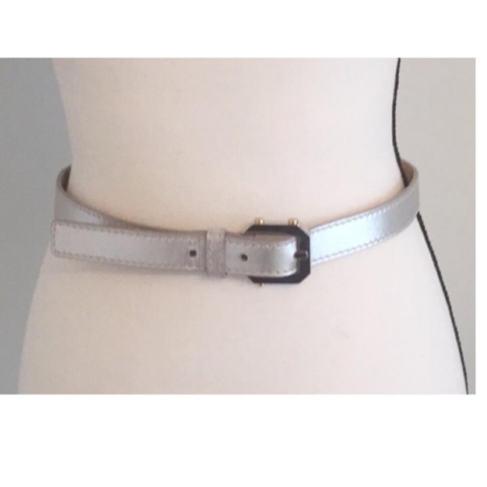 CÉLINE Silver Belt 🪩✨ Size M | Vintage Michael Kors Era
💵 $330 - Picture 4 of 11